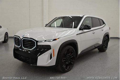 Mineral White Metallic 2025 BMW XM