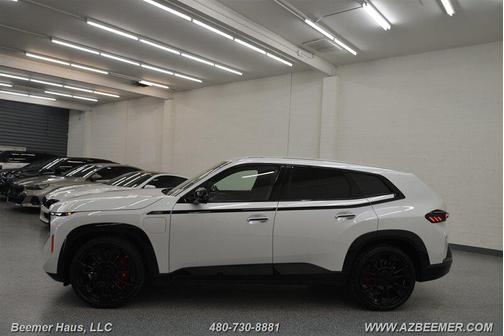 Mineral White Metallic 2025 BMW XM