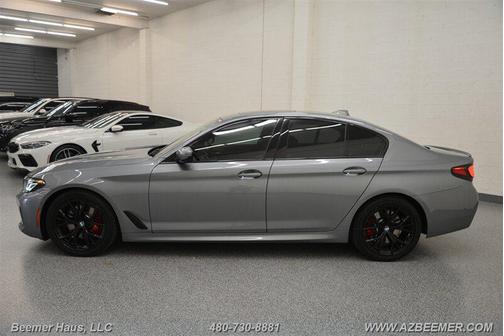 Skyscraper Grey Metallic 2023 BMW 530 i