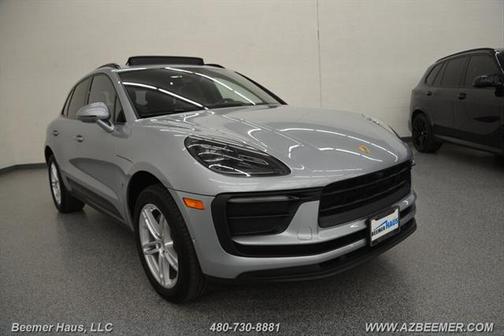 2022 Porsche Macan Base