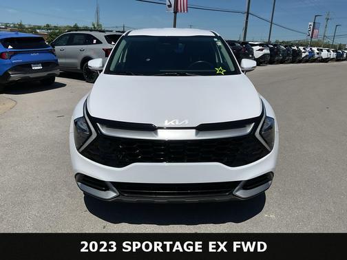 Glacial White Pearl 2023 Kia Sportage EX