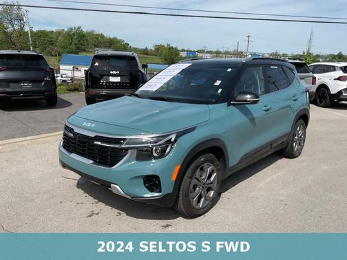 Pluton Blue/Black Roof 2024 Kia Seltos S