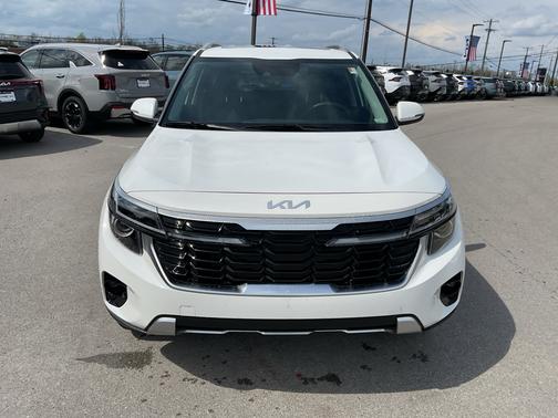 Snow White Pearl 2025 Kia Seltos EX