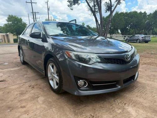 2014 Toyota Camry SE
