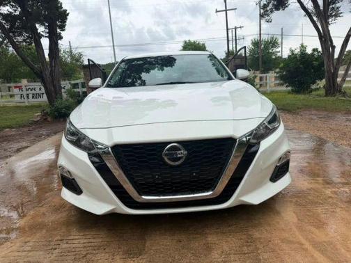 Glacier White 2019 Nissan Altima 2.5 S