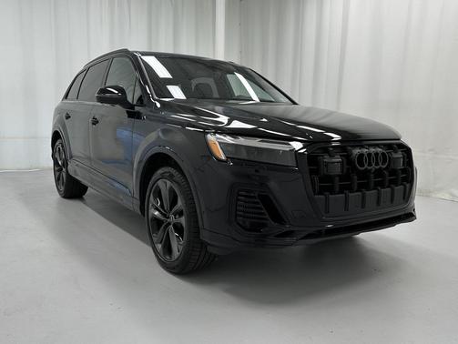 2025 Audi Q7 55 Premium Plus