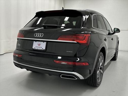 2022 Audi Q5 45 S line Premium Plus