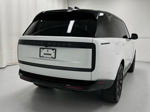 Ostuni Pearl White Metallic 2024 Land Rover Range Rover Autobiography