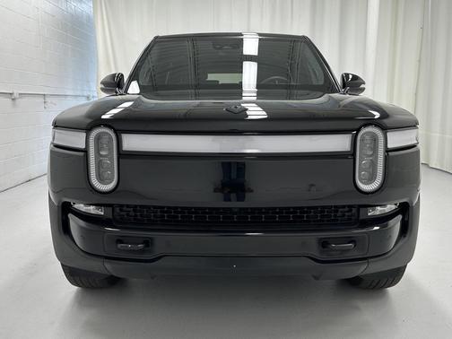 2023 Rivian R1S Adventure