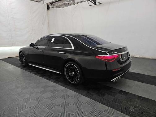 Obsidian Black Metallic 2026 Mercedes-Benz S-Class 4MATIC
