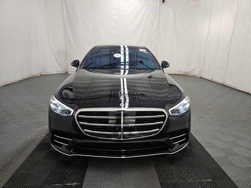 Obsidian Black Metallic 2026 Mercedes-Benz S-Class 4MATIC