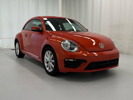 Habanero Orange Metallic 2018 Volkswagen Beetle 2.0T S