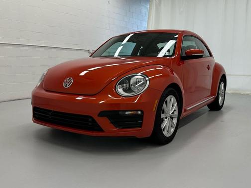 Habanero Orange Metallic 2018 Volkswagen Beetle 2.0T S