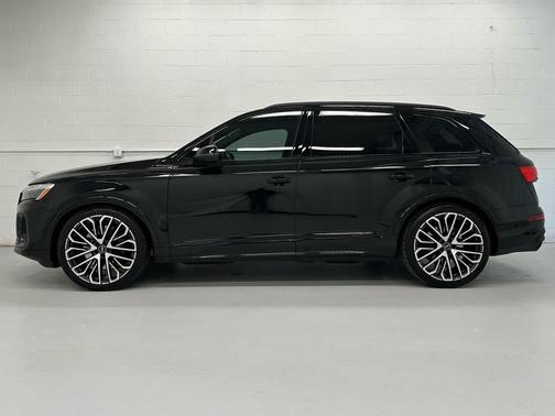 2025 Audi SQ7 4.0T Premium Plus