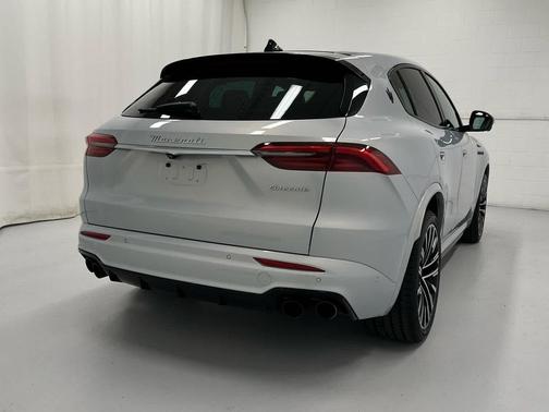 Bianco 2023 Maserati Grecale Modena
