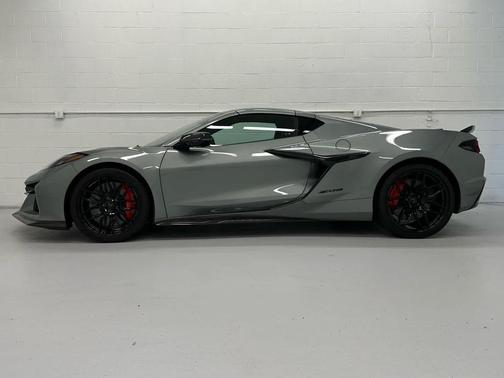 Hypersonic Gray Metallic 2024 Chevrolet Corvette Z06