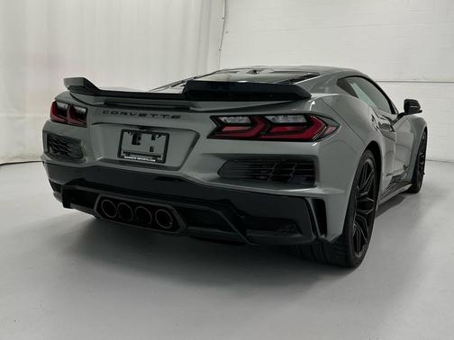 Hypersonic Gray Metallic 2024 Chevrolet Corvette Z06
