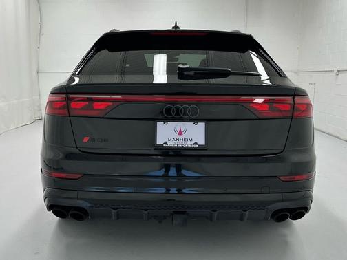 Mythos Black Metallic 2024 Audi SQ8 4.0T Prestige