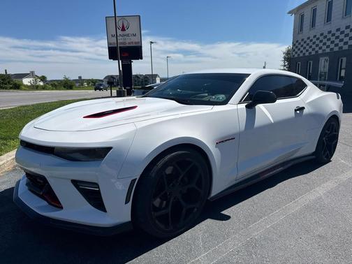 Summit White 2018 Chevrolet Camaro 2SS