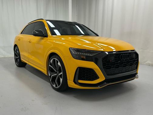 Yellow Wrap 2022 Audi RS Q8 4.0T