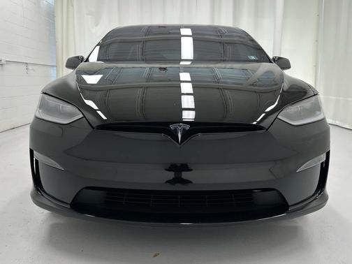 2024 Tesla Model X Plaid Tri Motor All-Wheel Drive