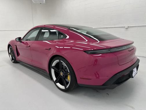 2022 Porsche Taycan Turbo