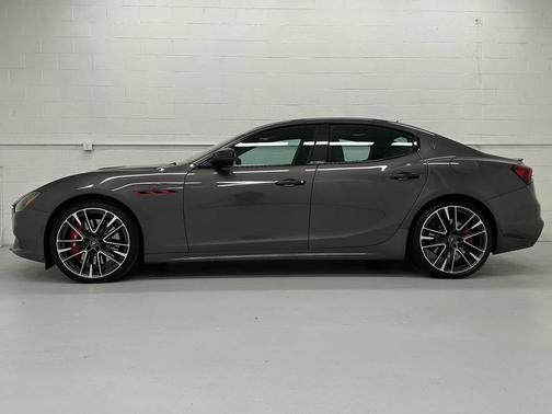 2022 Maserati Ghibli Trofeo