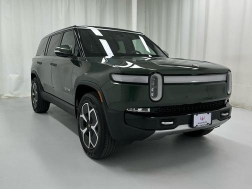 2024 Rivian R1S Adventure