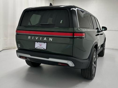 2024 Rivian R1S Adventure