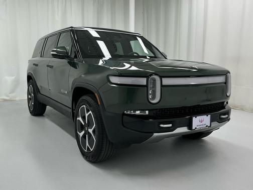 2024 Rivian R1S Adventure