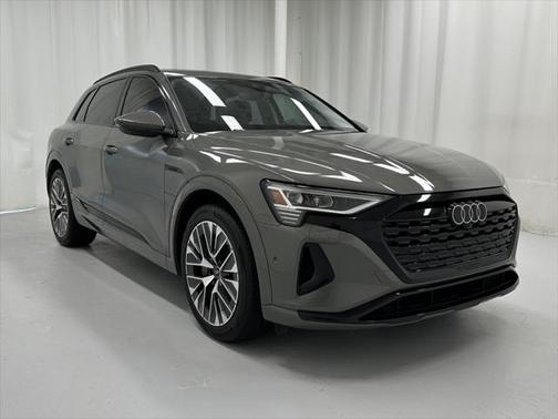 2024 Audi Q8 e-tron Premium Plus