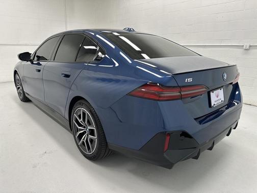 2024 BMW i5 M60
