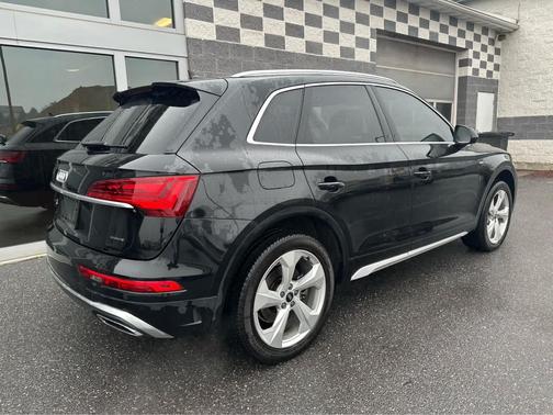 2022 Audi Q5 45 S line Premium Plus