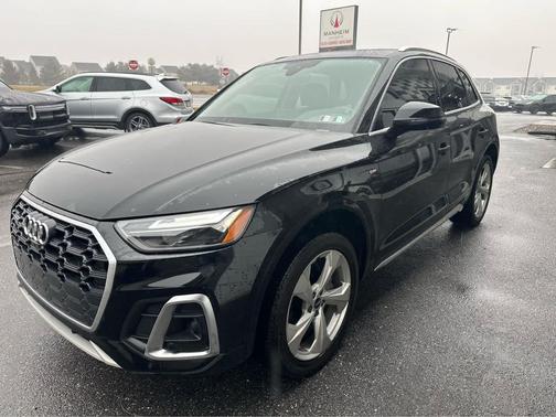 2022 Audi Q5 45 S line Premium Plus