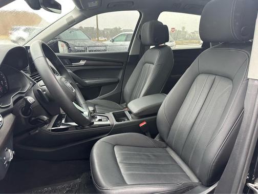 2022 Audi Q5 45 S line Premium Plus