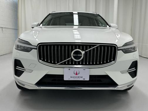 2023 Volvo XC60 B5 Plus Bright Theme
