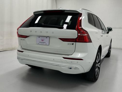 2023 Volvo XC60 B5 Plus Bright Theme