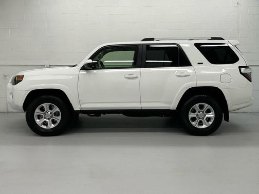 Ice Cap 2023 Toyota 4Runner SR5
