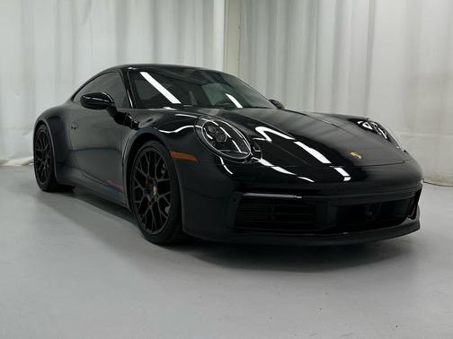 Jet Black Metallic 2020 Porsche 911 Carrera 4S