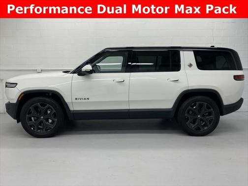 2025 Rivian R1S Adventure