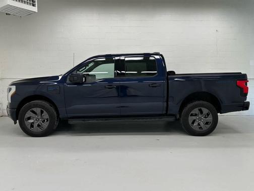 2024 Ford F-150 Lightning LARIAT