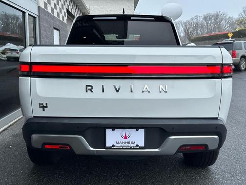 2023 Rivian R1T Adventure