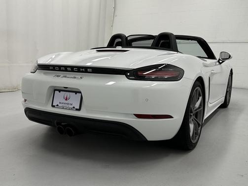 2024 Porsche 718 Boxster S