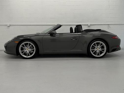 2018 Porsche 911 Carrera