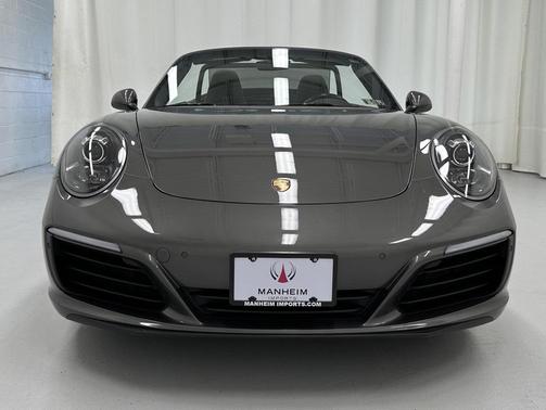 2018 Porsche 911 Carrera