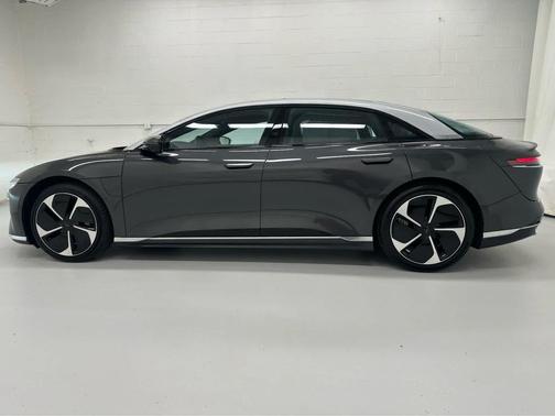 Quantum Gray Metallic 2023 Lucid Air Touring
