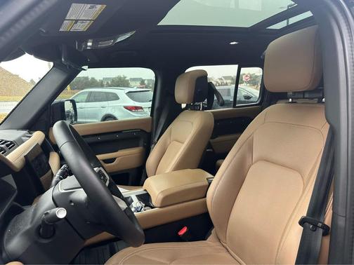 2025 Land Rover Defender 110 P400 X-Dynamic SE