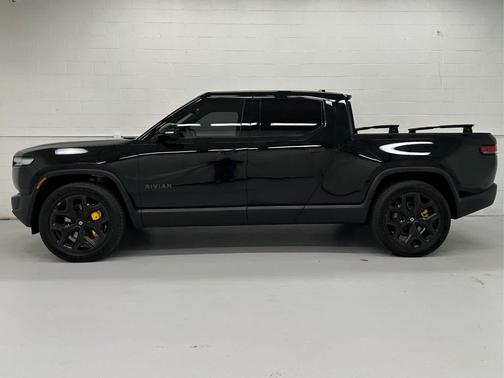 Midnight 2025 Rivian R1T Ascend Tri Motor Max Pack