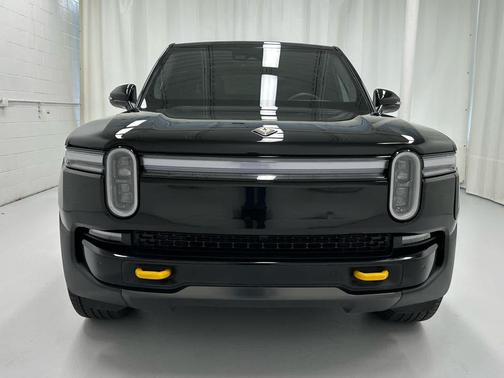 Midnight 2025 Rivian R1T Ascend Tri Motor Max Pack