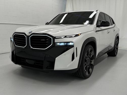 2023 BMW XM Base
